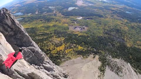 Yamnuska wingsuit basejumping!