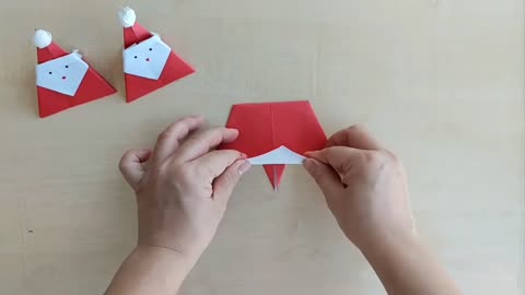 ARTS AND CRAFTS: Easy Origami Santa Claus