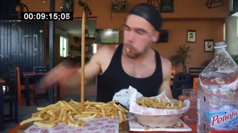 MEXICOS BIGGEST BURGER CHALLENGE (400) CHEATED By The Restaurant Ripped Off In Mexico