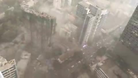 A huge dust storm has hit Mumbai, India, causing widespread chaos and disruptions