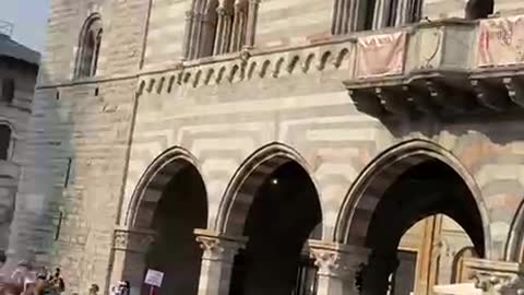 Como piazza Duomo