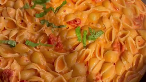 "Savor the Flavor: Delectable Tomato Basil Vodka Sauce Pasta Recipe to Delight Your Taste Buds"