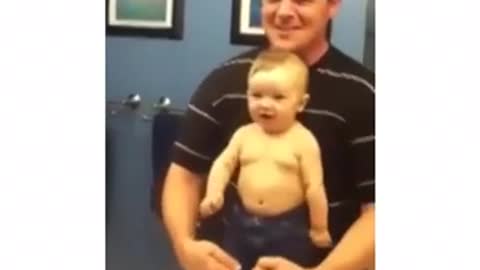 Funny : Baby Imitates his Father