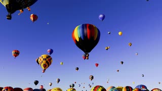 Hot Air Balloons... Beautiful Colors and Peaceful.