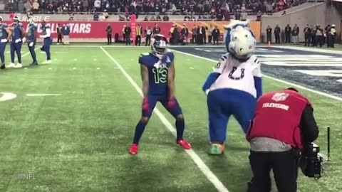 Odell Beckham Jr Dances to Juju On That Beat, Ezekiel Elliot TACKLES and Races Fan at 2017 Pro Bowl