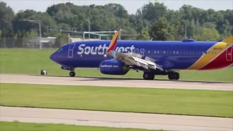Southwest Boing 737-800 Flt 3009 arriving at St Louis Lambert Intl - STL