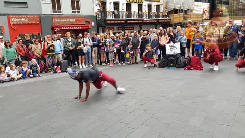 AMAZING | street dancers, very fun