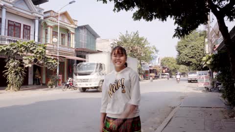 Hmong girl has charming beauty in era 4.0