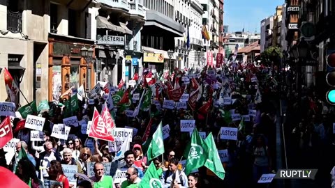 Spain: 'Justice is fighting' - Thousands of judicial workers strike in Madrid - 19.04.2023