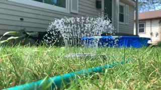 Slow-Motion small-fountain sprinkler