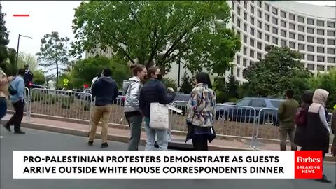 Biden supporters 🤣Protesters Demonstrate As Attendees Of White House Correspondents' Dinner Arrive