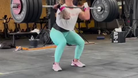 Girl Lift Heavy Weights | Crossfit | Weightlifting