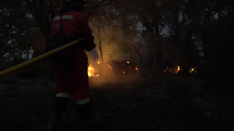 La altas temperaturas favorecen la propagación de decenas de incendios en España