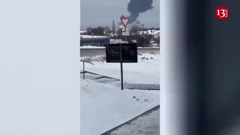 The moment of crashing military plane in the Belgorod region of Russia - 63 servicemen died