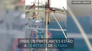 A visão de um praticante de slackline a 25 metros de altura