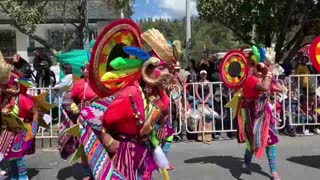 Carnaval de Negros y Blancos entona ritmos andinos para cantarle a la tierra