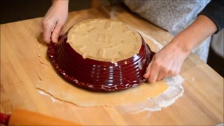 How to roll out pie crust