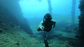 Incredible ship wreck freediving session