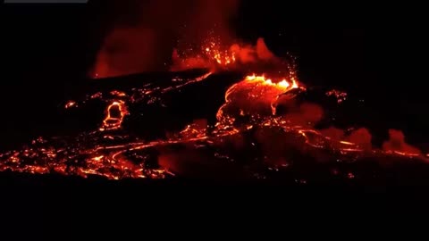 Watch Fagradalsfjall volcano eruption causes new crack to open