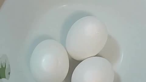 Quick baking tip- Fast Room Temp Eggs