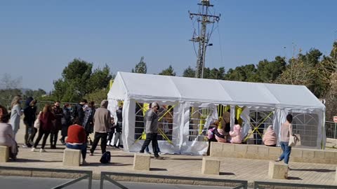 PEOPLE IN JERUSALEM LINE UP TO DIE: