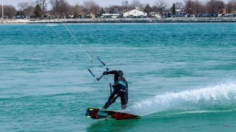 Kitesurfing the Blue Water Bridge