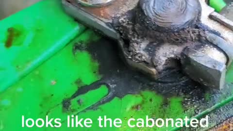 Carbonated beverage cleaning