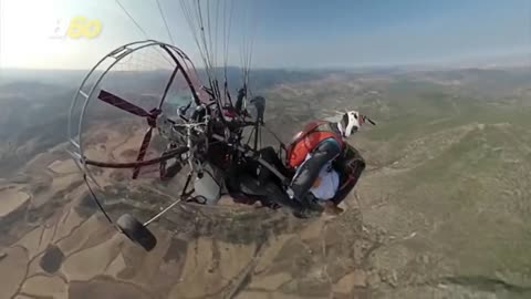 Spanish Paraglider First to Combine Two Extreme Airborne Sports