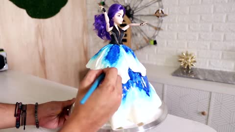 AMAZING Descendants 3 Doll Cake