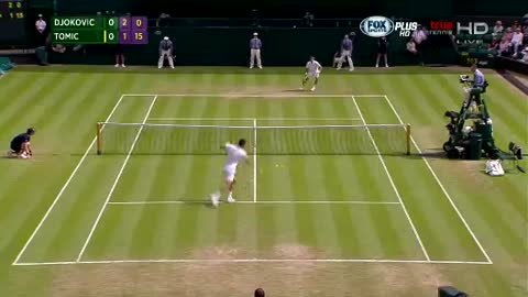 Novak Djokovic vs Bernard Tomic - Round 3 - Wimbledon 2015