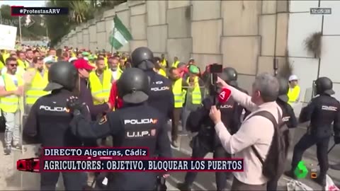 Spain citizen protest against conditions