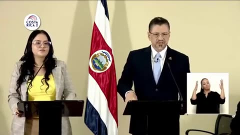Rodrigo Chávez presidente de Costa Rica hace ilegal la obligacion de vacunar