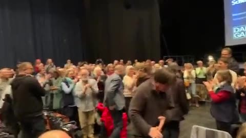 Sucharit Bhakdi receiving a heroes welcome in his hometown in Germany.