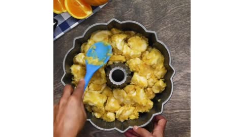 GLAZED ORANGE PULL APART BREAD