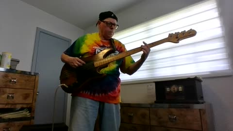 Green Eyed Lady -- Sugarloaf (bass cover, fragment)