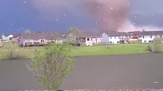 Insanely Clear video of Tornado