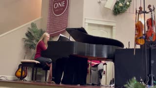 Beautiful Christmas Piano Medley