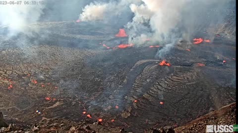 Hawaii on Red Alert as Kilauea erupts