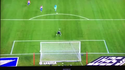 Golazo de Luis Suarez vs Atletico Madrid