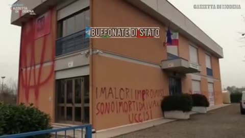 i V_V hanno colpito la scuola di polizia di Modena
