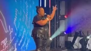 Trans Activist Tries to Disrupt Event, Gets Removed as Audience Cheers - HaloNews