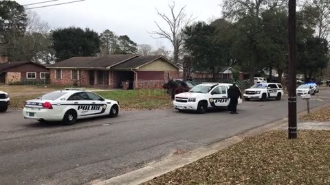 Police Chase In Mobile Alabama Ends With Car Crash In Neighborhood