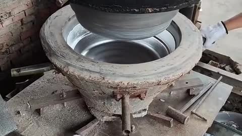 Making a cooking pot