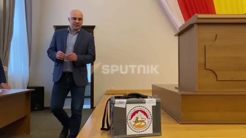 Депутаты проводят процедуру тайного голосования