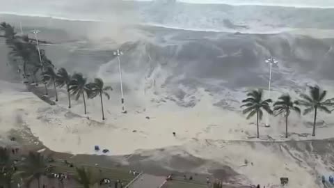 What is this?Durban beach closed due to high waves DRAMATIC AERIAL VIDEO