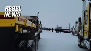 🇨🇦🔥 RCMP IS RETREATING AS THE TRUCKERS MOVE FORWARD!