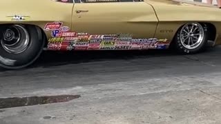 Pontiac GTO Drag Racing Burnout