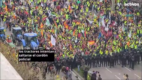 NOW - Massive farmer protest paralyzes Madrid, Spain.