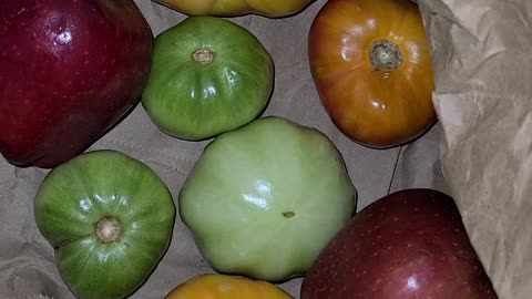Cool tip: how to turn green tomatoes red