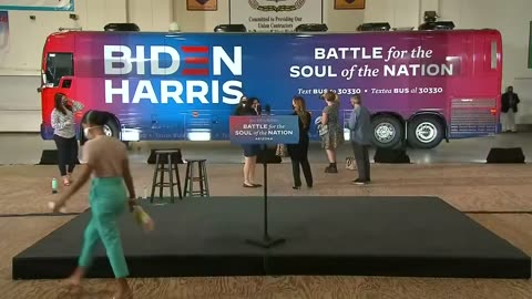 CROWD COMPARISON 2020: Joe Biden and Kamala Harris kick off bus tour in Phoenix, Arizona